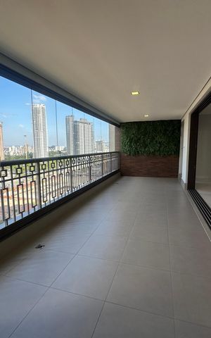 Apartamento para alugar com 228m², 3 quartos e 4 vagas Apartamento para alugar com 228m², 3 quartos e 4 vagasVaranda da Sala