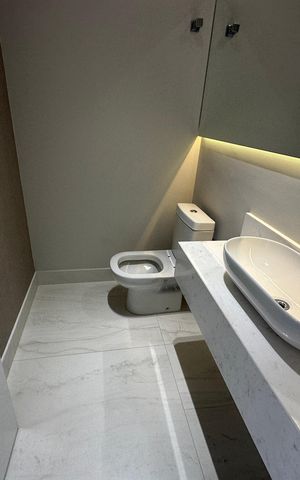 Apartamento para alugar com 228m², 3 quartos e 4 vagas Apartamento para alugar com 228m², 3 quartos e 4 vagasLavabo