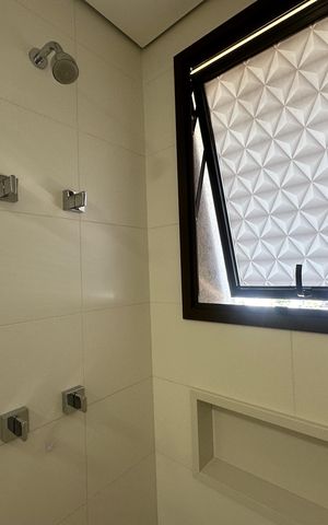 Apartamento para alugar com 228m², 3 quartos e 4 vagas Apartamento para alugar com 228m², 3 quartos e 4 vagasBanheiro da Suíte 2