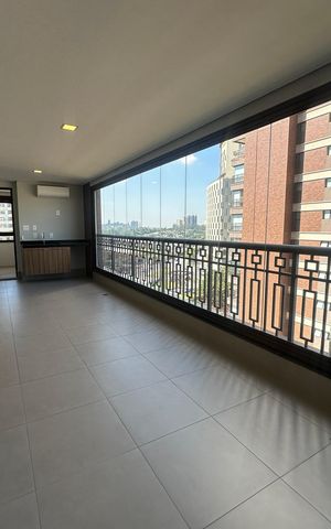 Apartamento para alugar com 228m², 3 quartos e 4 vagas Apartamento para alugar com 228m², 3 quartos e 4 vagasVaranda da Sala