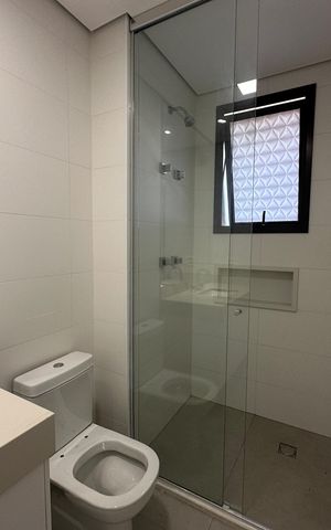 Apartamento para alugar com 228m², 3 quartos e 4 vagas Apartamento para alugar com 228m², 3 quartos e 4 vagasBanheiro da Suíte 2