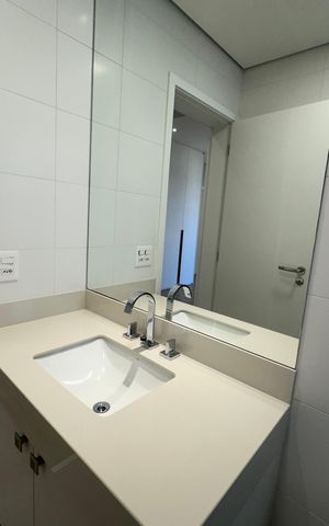 Apartamento para alugar com 228m², 3 quartos e 4 vagas Apartamento para alugar com 228m², 3 quartos e 4 vagasBanheiro 1 da Suíte 3