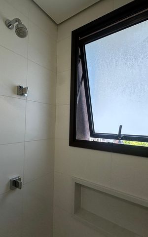 Apartamento para alugar com 228m², 3 quartos e 4 vagas Apartamento para alugar com 228m², 3 quartos e 4 vagasBanheiro 1 da Suíte 3