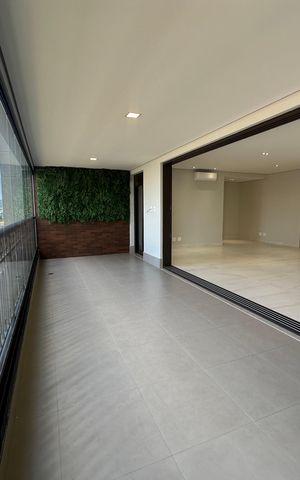 Apartamento para alugar com 228m², 3 quartos e 4 vagas Apartamento para alugar com 228m², 3 quartos e 4 vagasVaranda da Sala