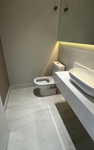 Apartamento para alugar com 228m², 3 quartos e 4 vagas Apartamento para alugar com 228m², 3 quartos e 4 vagasLavabo