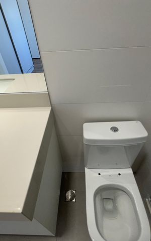 Apartamento para alugar com 228m², 3 quartos e 4 vagas Apartamento para alugar com 228m², 3 quartos e 4 vagasBanheiro da Suíte 2