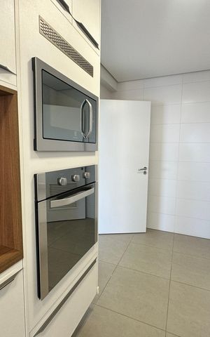 Apartamento para alugar com 228m², 3 quartos e 4 vagas Apartamento para alugar com 228m², 3 quartos e 4 vagasCozinha