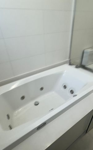 Apartamento para alugar com 228m², 3 quartos e 4 vagas Apartamento para alugar com 228m², 3 quartos e 4 vagasBanheiro 2 da Suíte 3