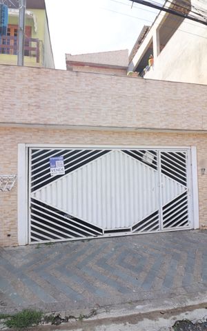 Casa à venda com 220m², 2 quartos e 2 vagasFachada