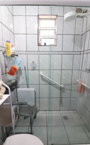 Casa à venda com 220m², 2 quartos e 2 vagasBanheiro Social