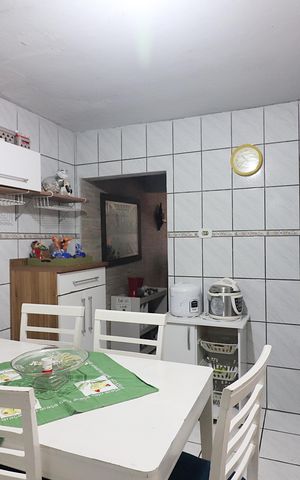 Casa à venda com 220m², 2 quartos e 2 vagasCozinha 