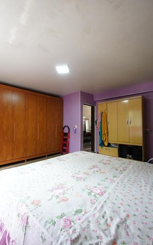 Casa à venda com 330m², 3 quartos e 2 vagas Casa à venda com 330m², 3 quartos e 2 vagasSuíte