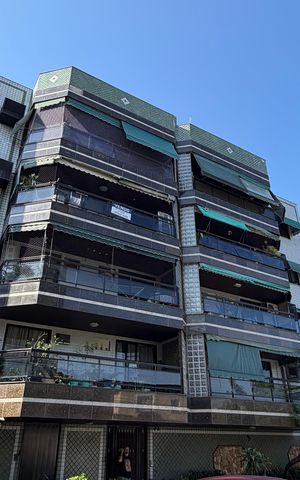 Apartamento à venda com 265m², 4 quartos e 3 vagas Apartamento à venda com 265m², 4 quartos e 3 vagasFachada