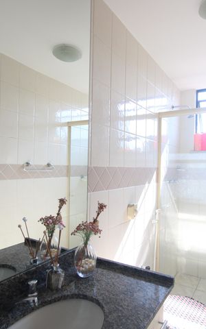 Apartamento à venda com 265m², 4 quartos e 3 vagasBanheiro social