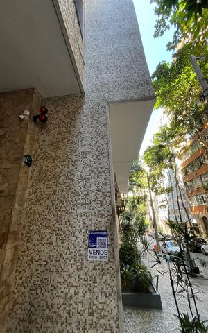 Apartamento à venda com 250m², 3 quartos e 2 vagas Apartamento à venda com 250m², 3 quartos e 2 vagasPlaca