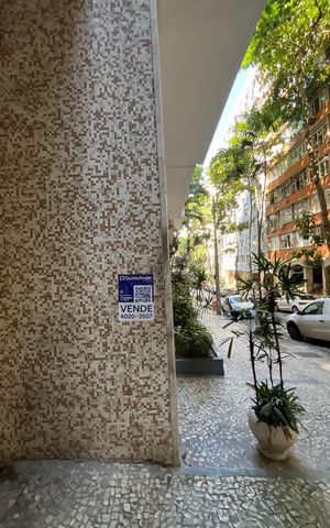 Apartamento à venda com 250m², 3 quartos e 2 vagas Apartamento à venda com 250m², 3 quartos e 2 vagasPlaca