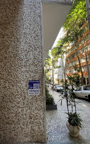 Apartamento à venda com 250m², 3 quartos e 2 vagas Apartamento à venda com 250m², 3 quartos e 2 vagasPlaca