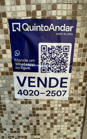 Apartamento à venda com 250m², 3 quartos e 2 vagas Apartamento à venda com 250m², 3 quartos e 2 vagasPlaca