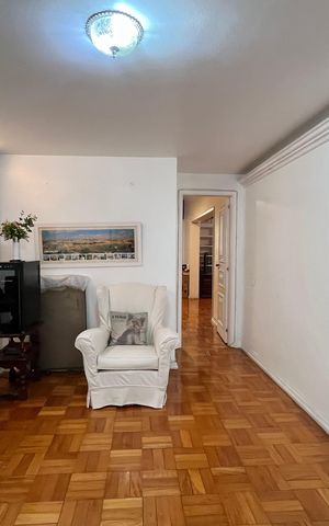 Apartamento à venda com 250m², 3 quartos e 2 vagas Apartamento à venda com 250m², 3 quartos e 2 vagasSala de estar