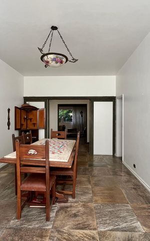 Apartamento à venda com 250m², 3 quartos e 2 vagas Apartamento à venda com 250m², 3 quartos e 2 vagasSala de Jantar