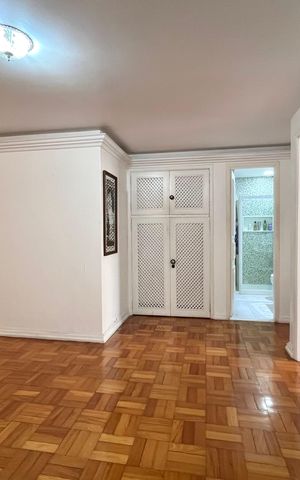 Apartamento à venda com 250m², 3 quartos e 2 vagas Apartamento à venda com 250m², 3 quartos e 2 vagasSala de estar