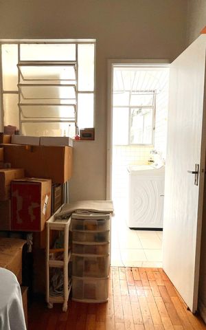 Apartamento à venda com 250m², 3 quartos e 2 vagas Apartamento à venda com 250m², 3 quartos e 2 vagasQuarto de Serviço 1