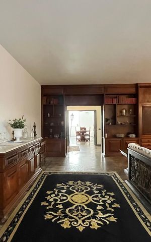 Apartamento à venda com 250m², 3 quartos e 2 vagas Apartamento à venda com 250m², 3 quartos e 2 vagasSala
