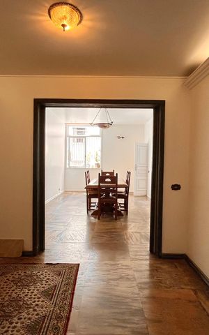 Apartamento à venda com 250m², 3 quartos e 2 vagas Apartamento à venda com 250m², 3 quartos e 2 vagasSala de Jantar