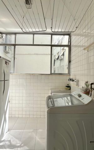 Apartamento à venda com 250m², 3 quartos e 2 vagas Apartamento à venda com 250m², 3 quartos e 2 vagasÁrea de Serviço