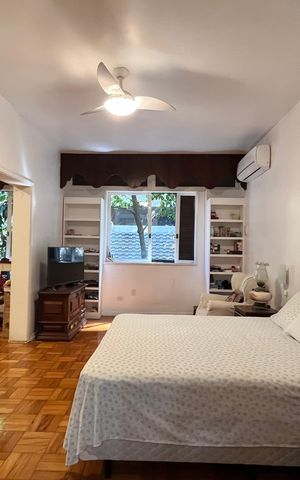 Apartamento à venda com 250m², 3 quartos e 2 vagas Apartamento à venda com 250m², 3 quartos e 2 vagasSuite