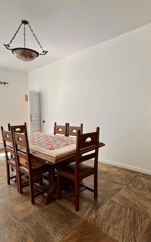 Apartamento à venda com 250m², 3 quartos e 2 vagas Apartamento à venda com 250m², 3 quartos e 2 vagasSala de Jantar
