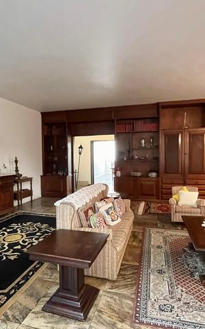 Apartamento à venda com 250m², 3 quartos e 2 vagas Apartamento à venda com 250m², 3 quartos e 2 vagasSala