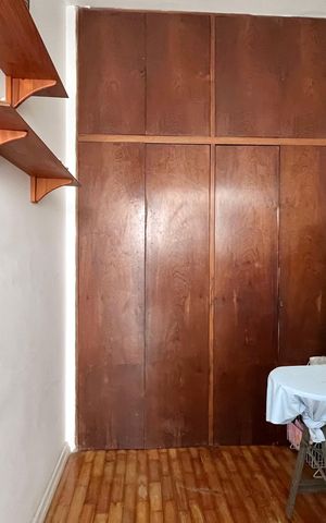 Apartamento à venda com 250m², 3 quartos e 2 vagas Apartamento à venda com 250m², 3 quartos e 2 vagasQuarto de Serviço 2