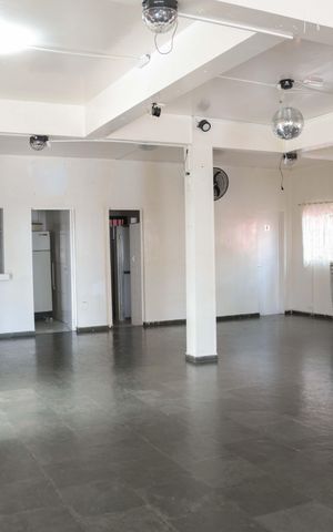 Apartamento à venda com 48m², 2 quartos e 1 vaga Apartamento à venda com 48m², 2 quartos e 1 vagaÁrea comum - Salão de Festas