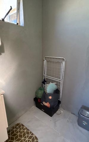 Casa à venda com 100m², 2 quartos e 2 vagas Casa à venda com 100m², 2 quartos e 2 vagasLavabo