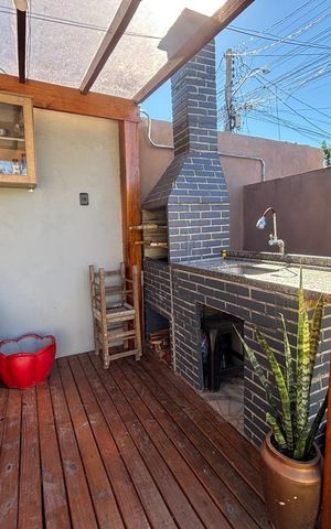 Casa à venda com 100m², 2 quartos e 2 vagas Casa à venda com 100m², 2 quartos e 2 vagasÁrea comum