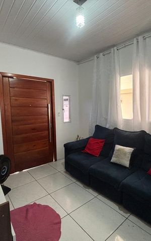 Casa à venda com 100m², 2 quartos e 2 vagas Casa à venda com 100m², 2 quartos e 2 vagasSala