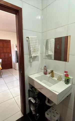 Casa à venda com 100m², 2 quartos e 2 vagas Casa à venda com 100m², 2 quartos e 2 vagasBanheiro social