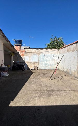 Casa à venda com 100m², 2 quartos e 2 vagas Casa à venda com 100m², 2 quartos e 2 vagasÁrea comum