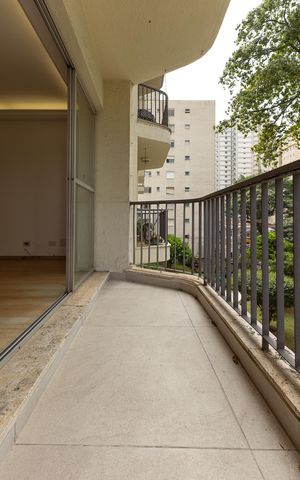 Apartamento à venda com 172m², 3 quartos e 2 vagas Apartamento à venda com 172m², 3 quartos e 2 vagasSacada