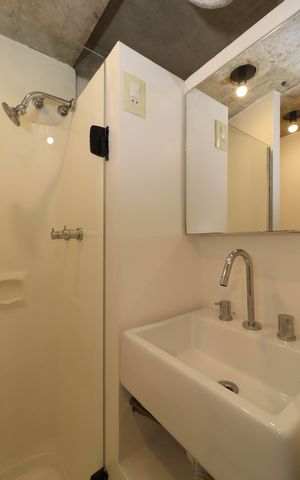 Casa à venda com 235m², 3 quartos e 3 vagas Casa à venda com 235m², 3 quartos e 3 vagasBanheiro da Suíte 2