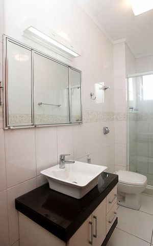 Apartamento à venda com 78m², 2 quartos e 2 vagasBanheiro 1