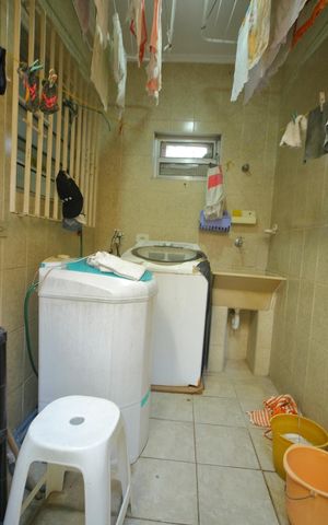 Casa à venda com 250m², 3 quartos e 2 vagasÁrea de Serviço