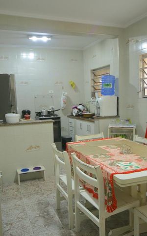 Casa à venda com 250m², 3 quartos e 2 vagasCozinha 