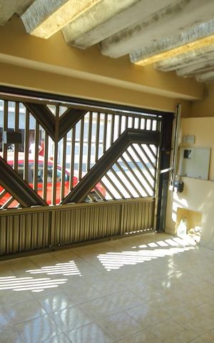 Casa à venda com 250m², 3 quartos e 2 vagasGaragem