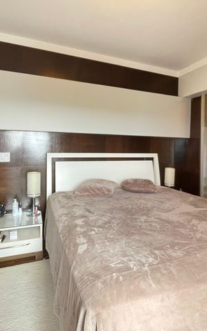 Apartamento à venda com 250m², 4 quartos e 4 vagas Apartamento à venda com 250m², 4 quartos e 4 vagasSuíte