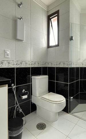 Apartamento à venda com 250m², 4 quartos e 4 vagas Apartamento à venda com 250m², 4 quartos e 4 vagasBanheiro Social
