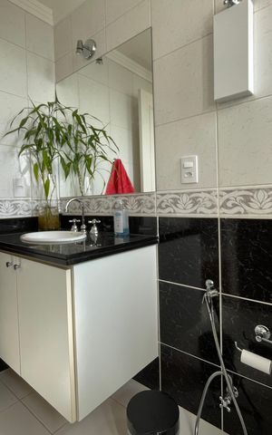 Apartamento à venda com 250m², 4 quartos e 4 vagas Apartamento à venda com 250m², 4 quartos e 4 vagasBanheiro Social