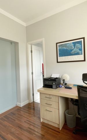 Apartamento à venda com 250m², 4 quartos e 4 vagas Apartamento à venda com 250m², 4 quartos e 4 vagasQuarto