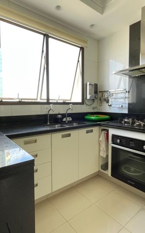 Apartamento à venda com 250m², 4 quartos e 4 vagas Apartamento à venda com 250m², 4 quartos e 4 vagasCozinha